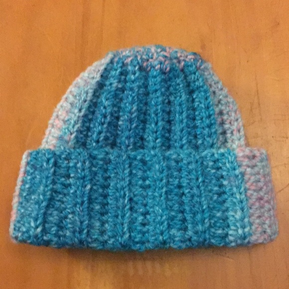 🌺 Baby hat, hand crocheted pink and blue - Picture 4 of 8